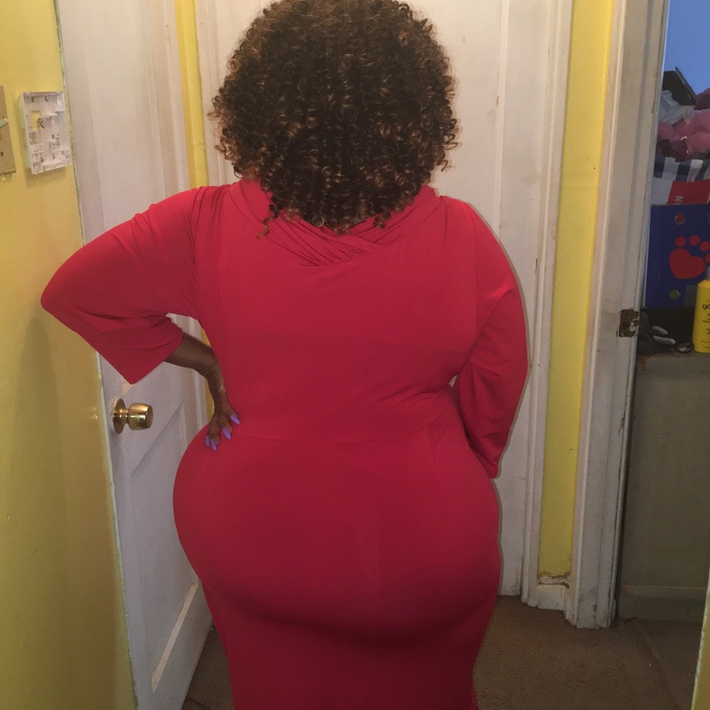 Lady In Red - Picture 3 of 3